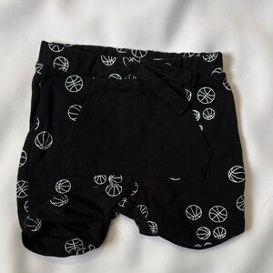 Miles Baby basketball short with front pockets - Baby size 9M
